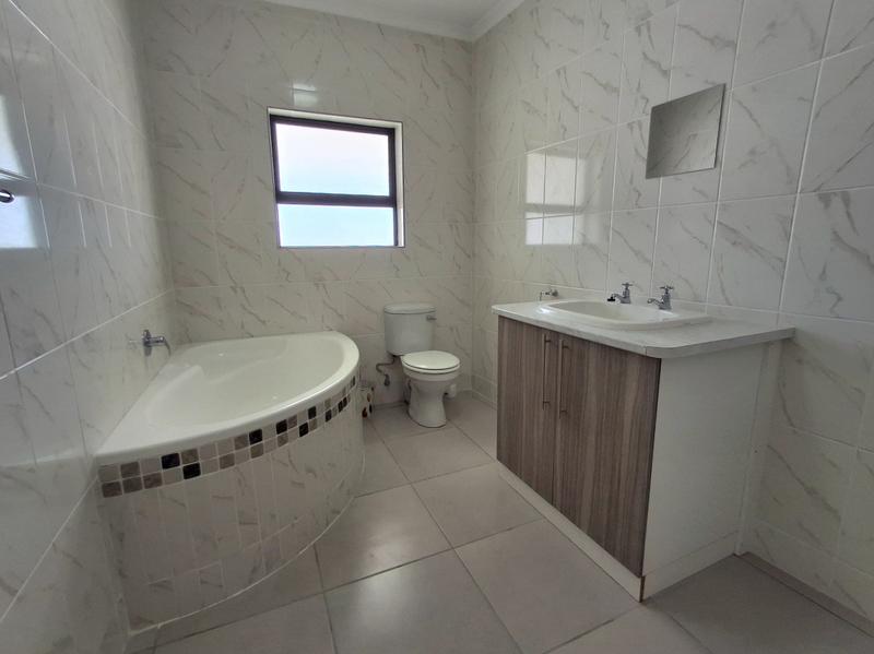 4 Bedroom Property for Sale in Harbour Lights Western Cape